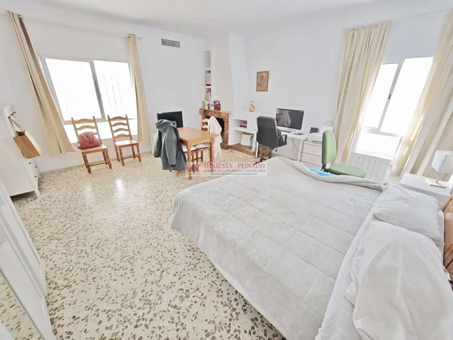 Dormitori de Casa o xalet en venda en El Puerto de Santa María amb Aire condicionat i Piscina