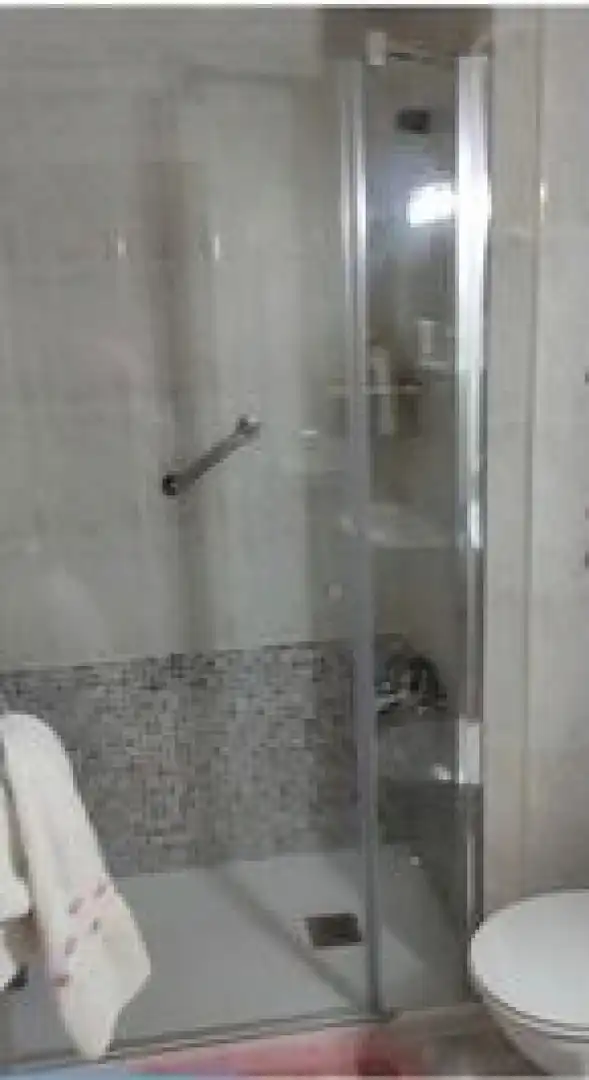 Bany de Pis de lloguer en Torrelavega  amb Calefacció, Jardí privat i Parquet