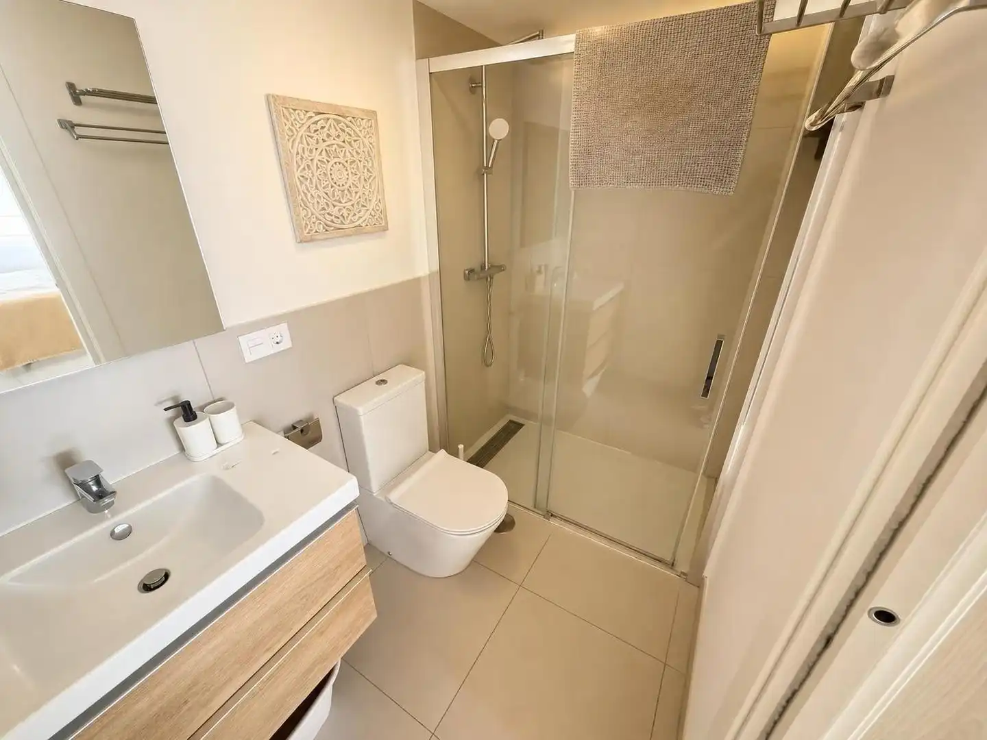 Baño de Apartamento en venta en Torrequebrada