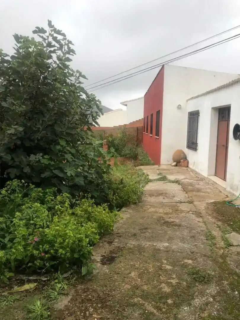 Piso en venta en Sevilleja de la Jara con Jardín privado, Parquet y Trastero