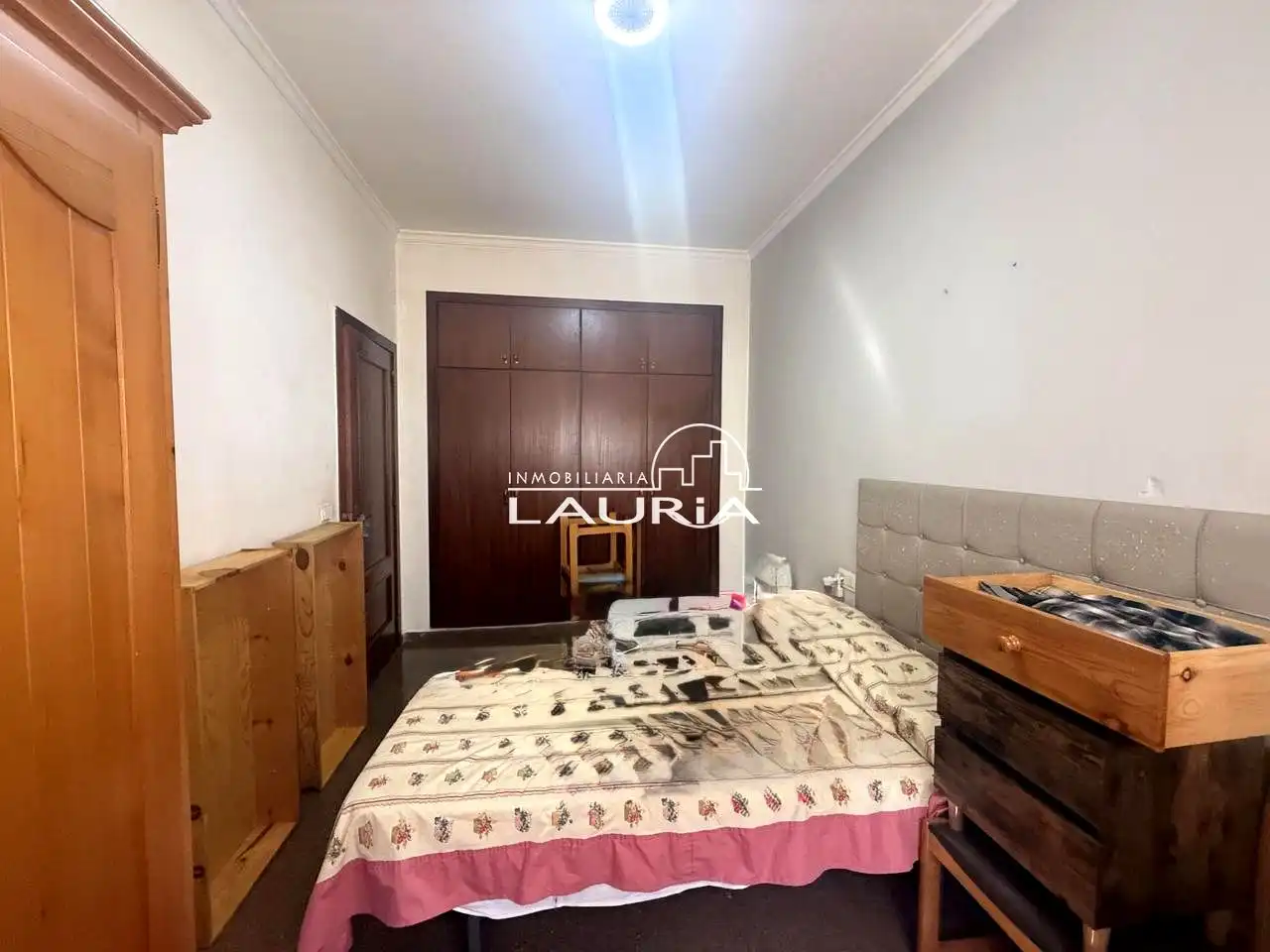 Ground floor for sale in Valencia  with Air Conditioner and Furnished