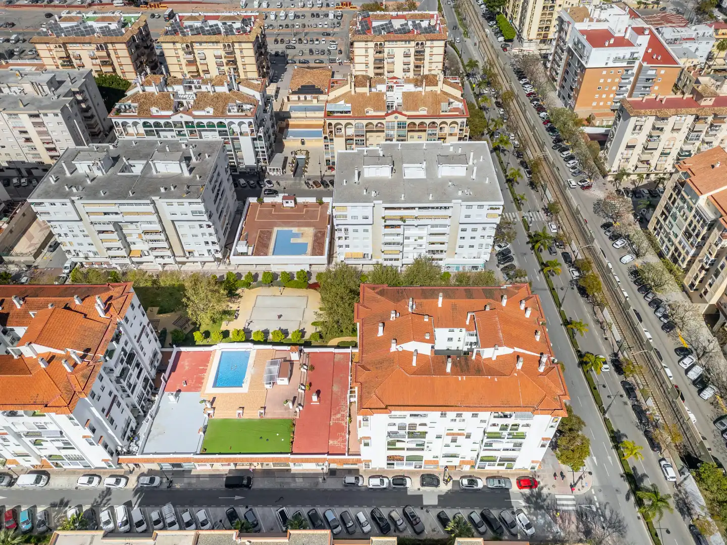 Vista exterior de Piso en venta en Fuengirola con Terraza, Trastero y Piscina comunitaria