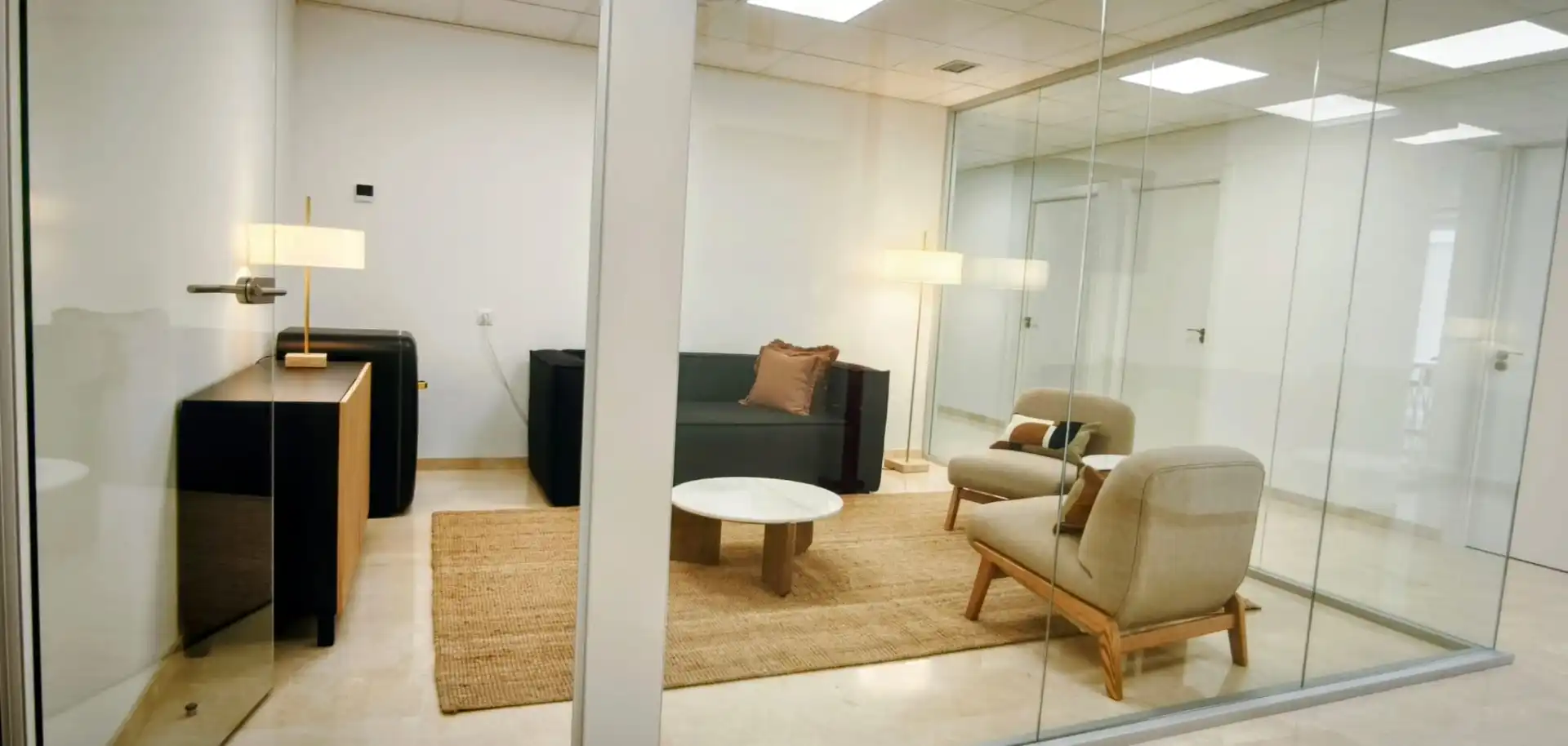 Büro zur Miete in Barcelona mit Klimaanlage, Heizung und Möbliert