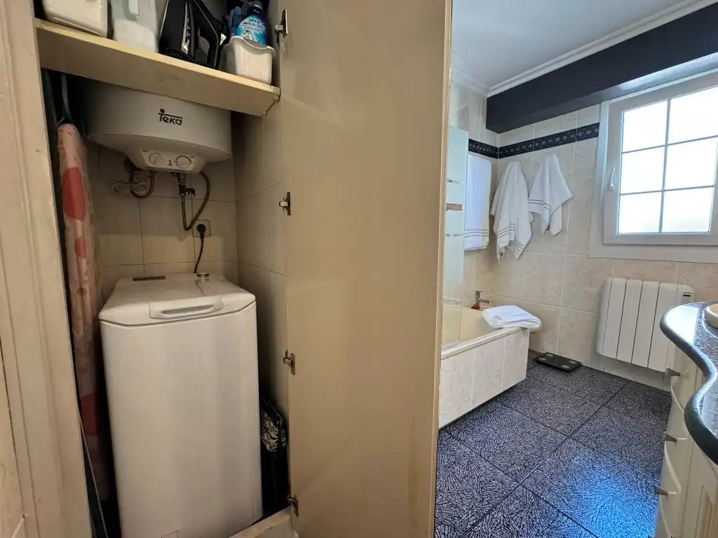 Baño de Piso en venta en Gijón  con Calefacción, Parquet y Horno