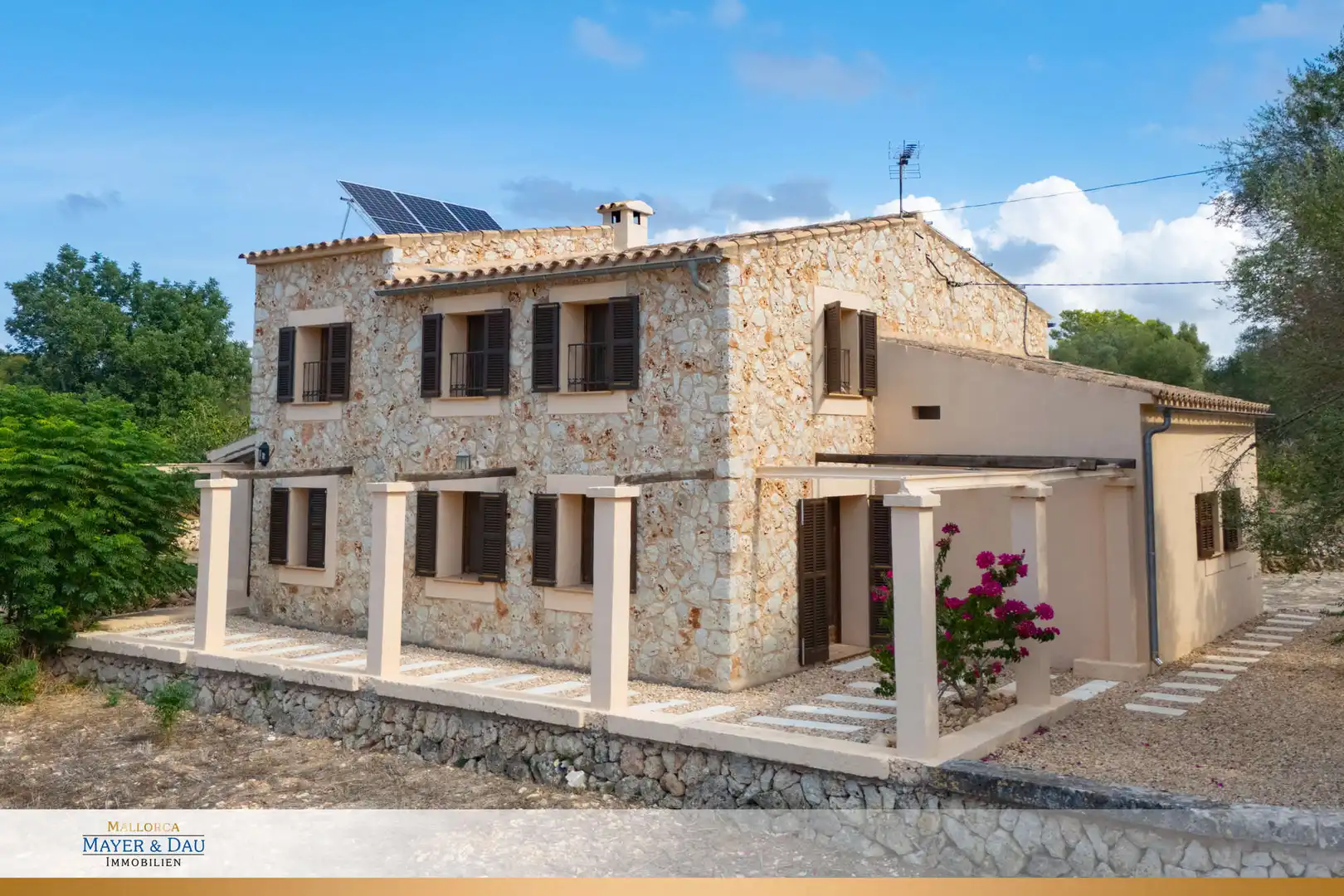Casa rústica amb terrassa en venda a Sineu