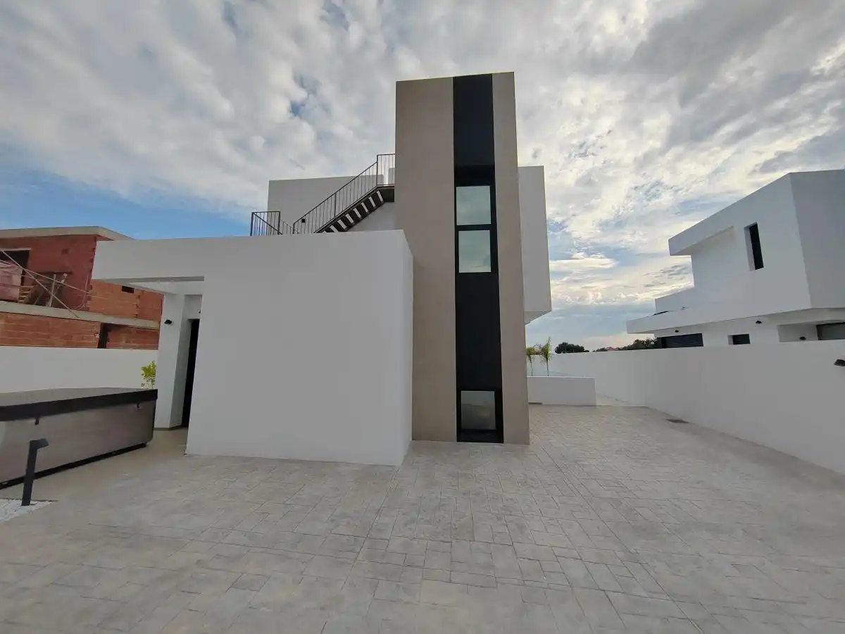 Vista exterior de Casa o chalet en venta en Sant Joan d'Alacant