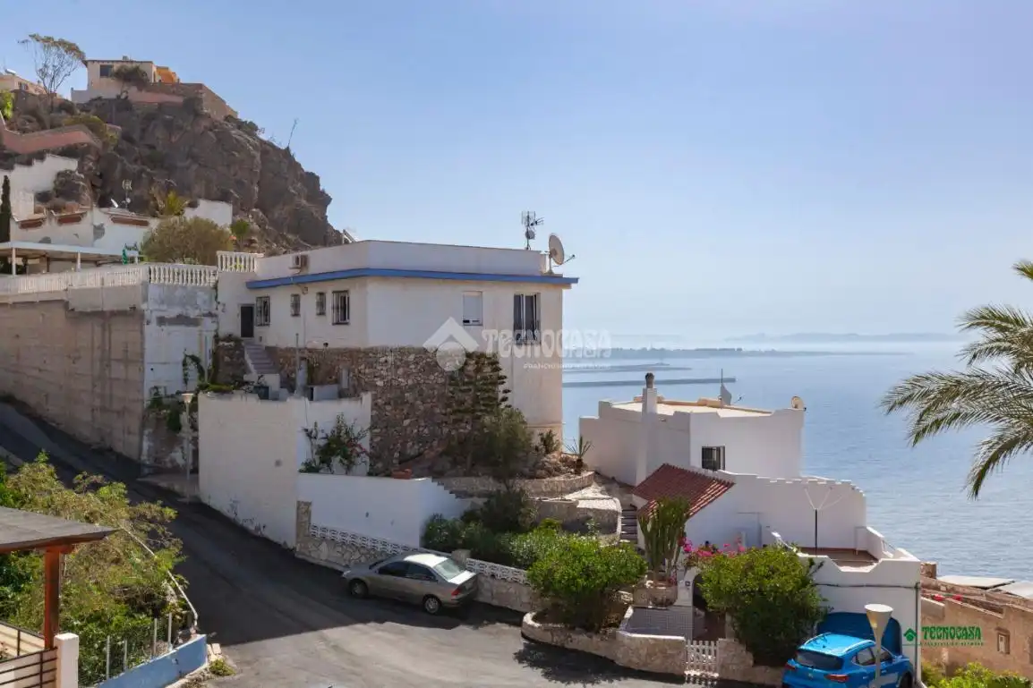 Detached homes for sale in C. Eduardo VII, Castell del Rey