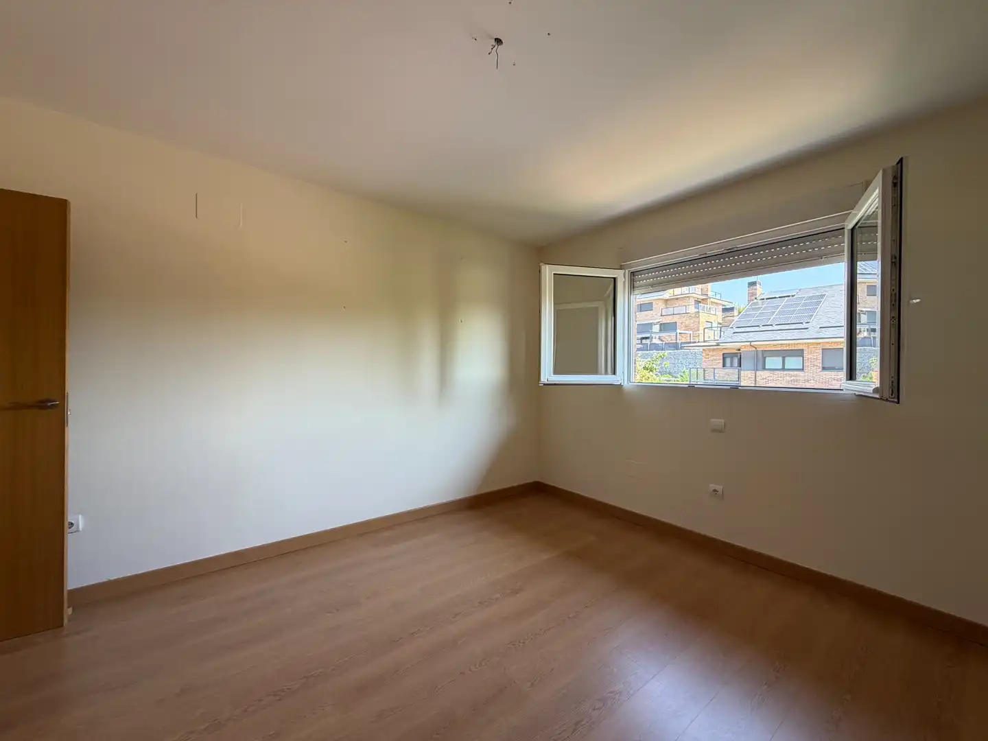 Habitación de Casa o chalet en venta en Colmenar Viejo con Calefacción, Jardín privado y Terraza