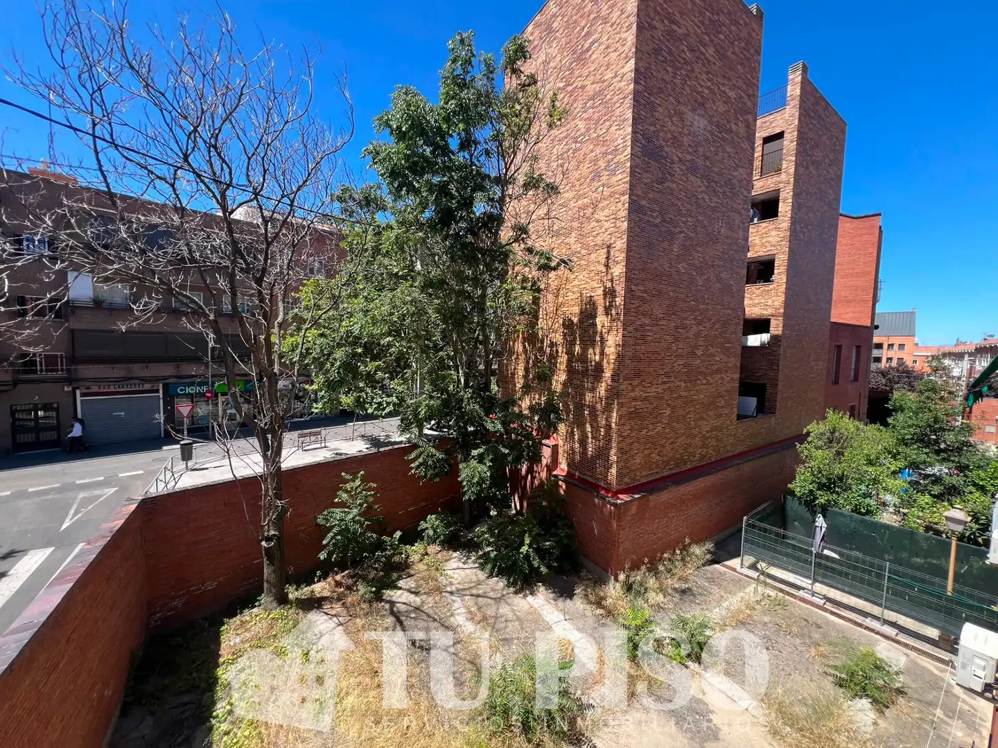 Vista exterior de Piso en venta en Madrid con Calefacción, Terraza y Amueblado