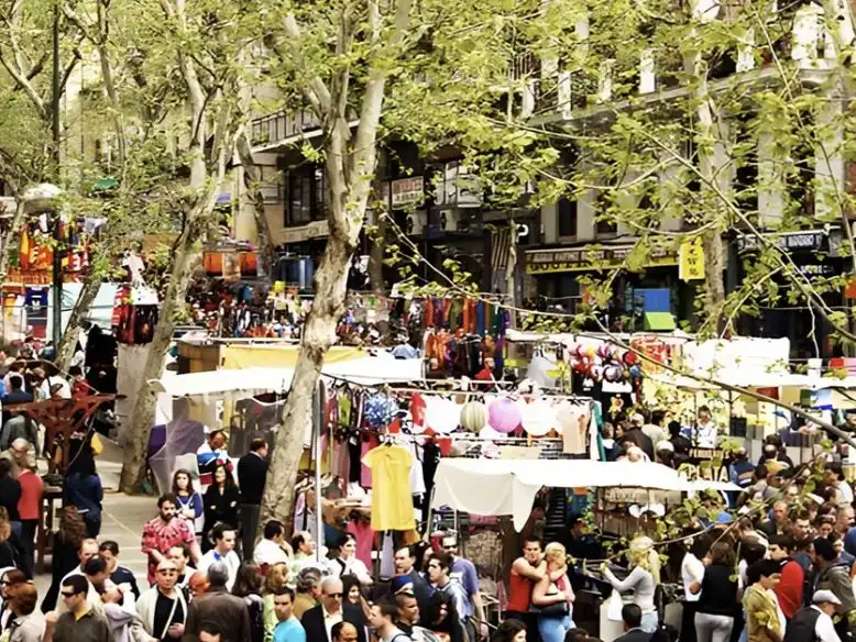 Vista exterior de Local en traspaso en Madrid con Aire acondicionado, Calefacción y Amueblado