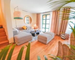 Sala d'estar de Casa adosada en venda en San Miguel de Abona amb Aire condicionat, Terrassa i Piscina