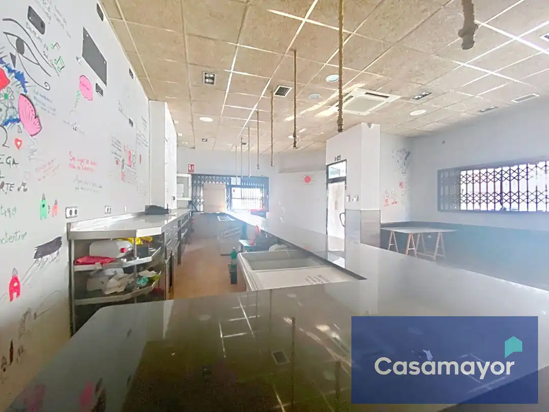 Local en venta en Alicante / Alacant con Aire acondicionado