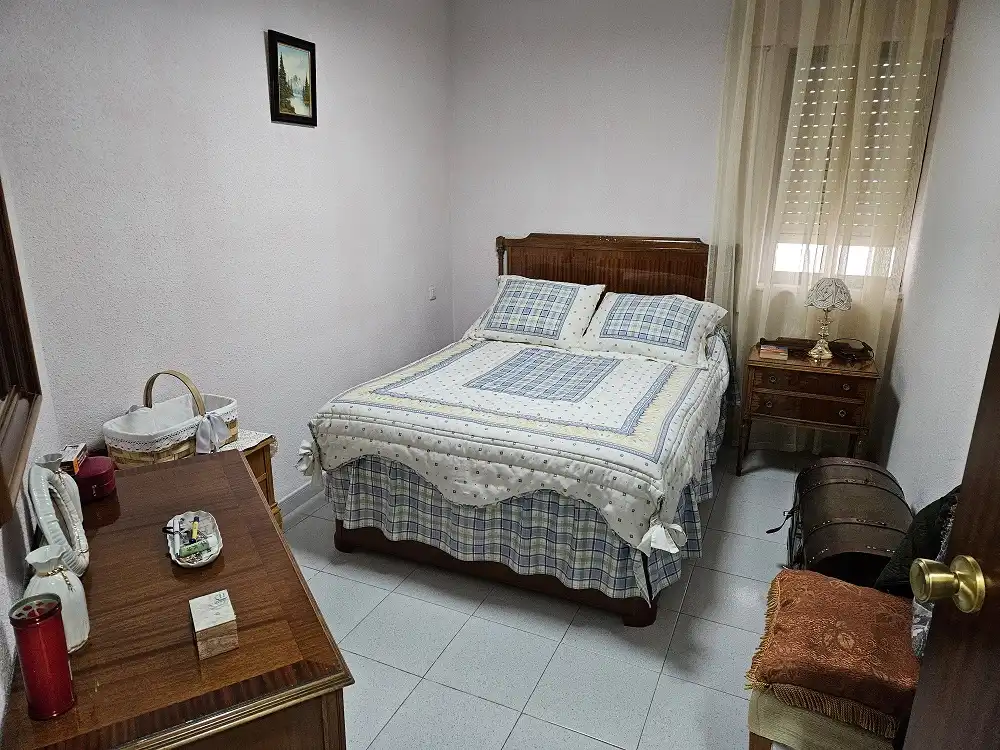Schlafzimmer von Wohnung zum Verkauf in Navas del Madroño mit Terrasse und Balkon