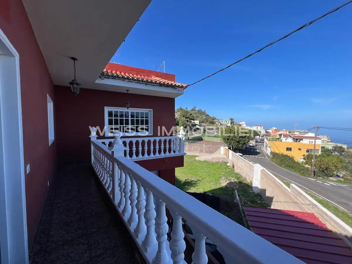 Vista exterior de Casa o xalet en venda en La Guancha amb Terrassa i Balcó