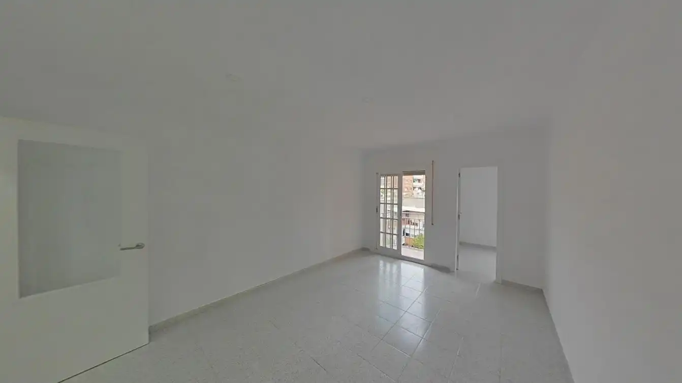 Piso en venta en Sant Boi de Llobregat con Balcón