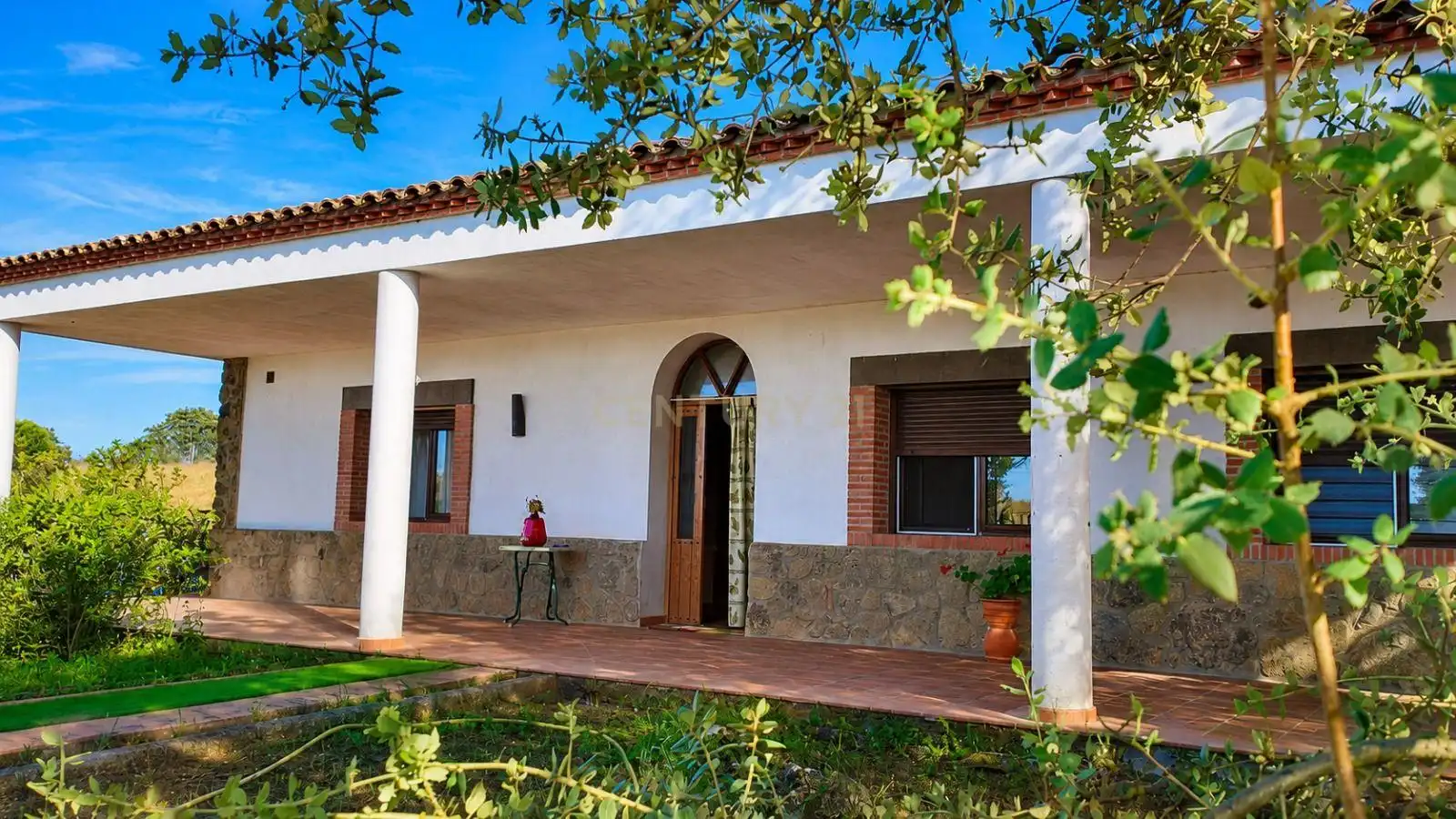 Exterior view of Houses for sale in Herrera de Alcántara  with Air Conditioner, Swimming Pool and Balcony