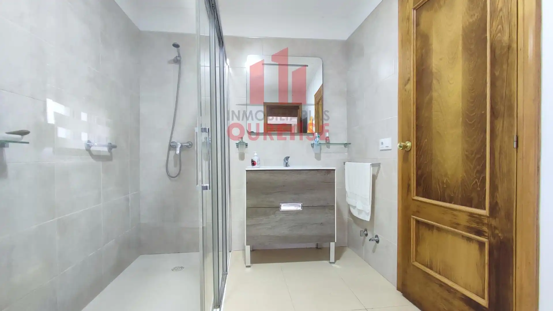 Bany de Casa o xalet en venda en Ourense Capital  amb Calefacció i Jardí privat