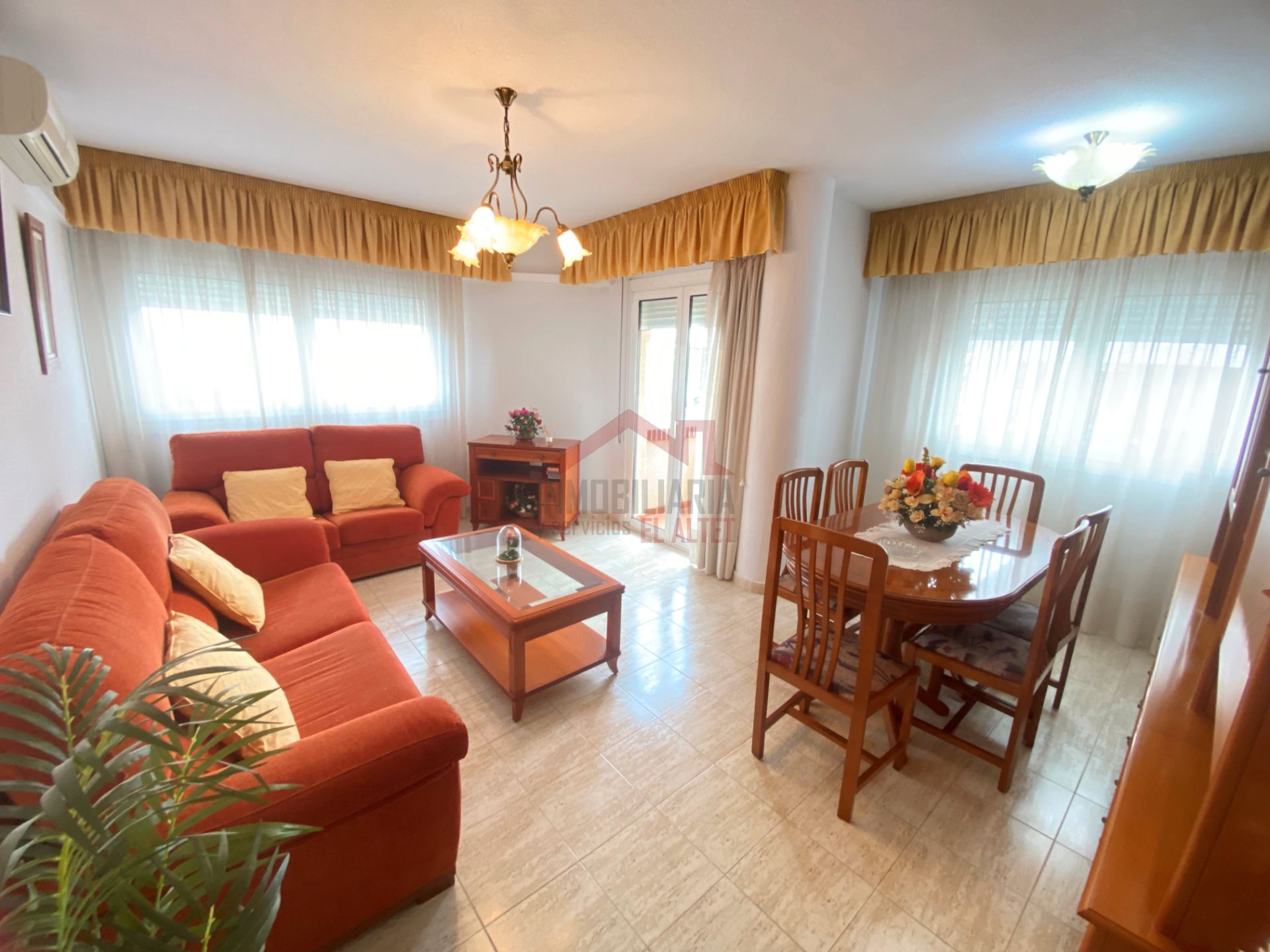 Living room of Flat for sale in Elche / Elx  with Air Conditioner, Heating and Balcony
