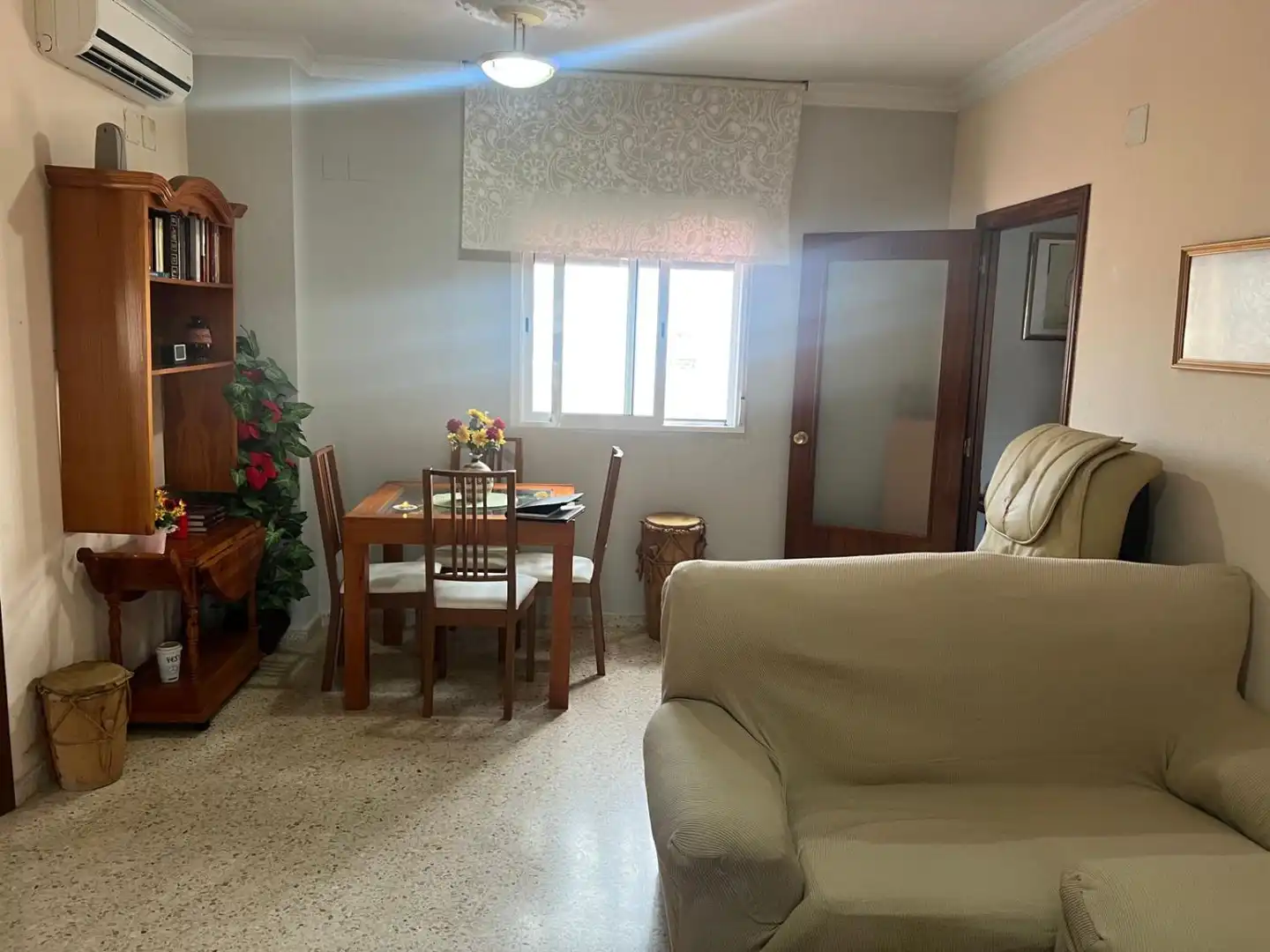 Living room of Flat for sale in Sevilla  with Air Conditioner