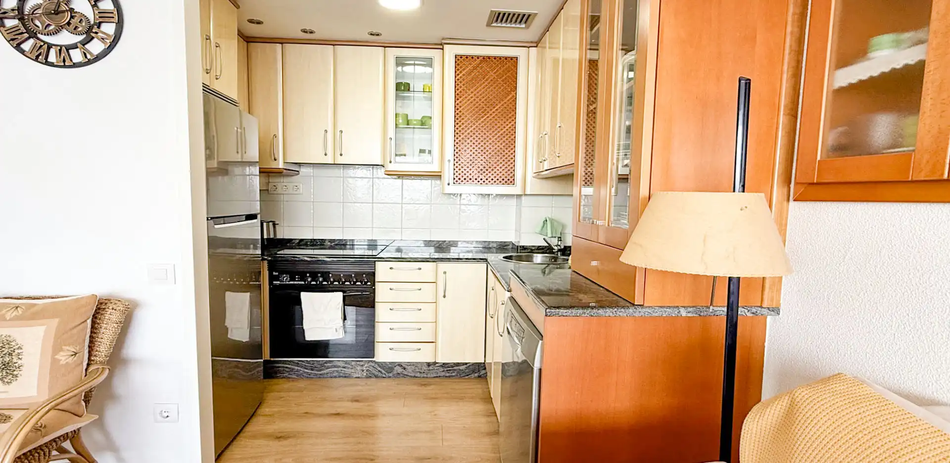 Cocina de Piso en venta en Vigo  con Calefacción, Jardín privado y Amueblado