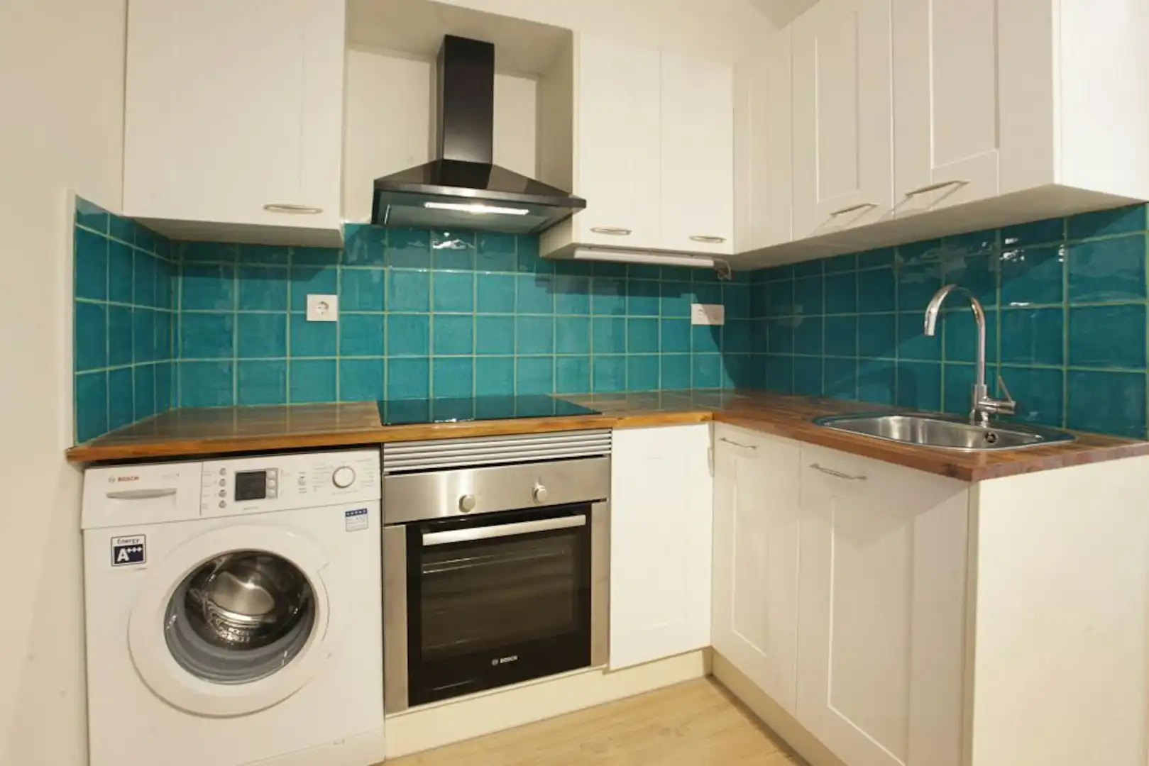 Cocina de Piso de alquiler en Barcelona con Aire acondicionado, Calefacción y Lavadora