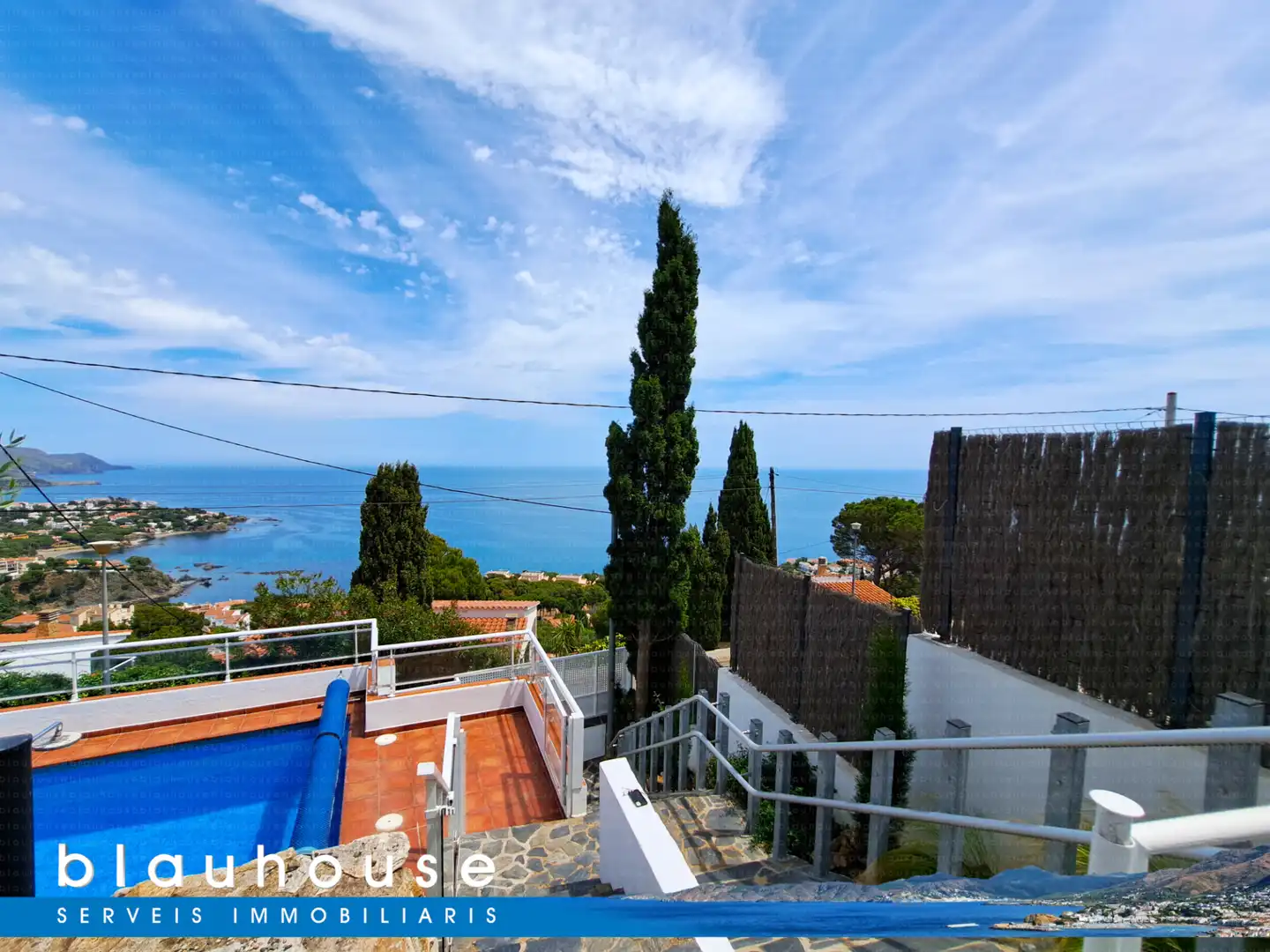 Vista exterior de Casa o xalet en venda en Llançà amb Aire condicionat, Terrassa i Piscina
