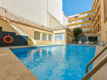Flat with pool for sale in Passeig dels Guíxols