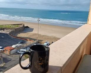 Exterior view of Apartment to rent in  Cádiz Capital  with Air Conditioner, Furnished and Oven