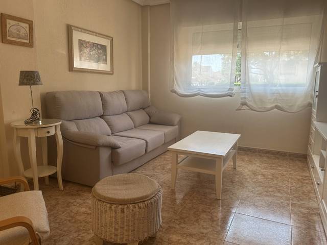 Casa-chalet en Alquiler en Avenida Génova en Polígono Santa Ana