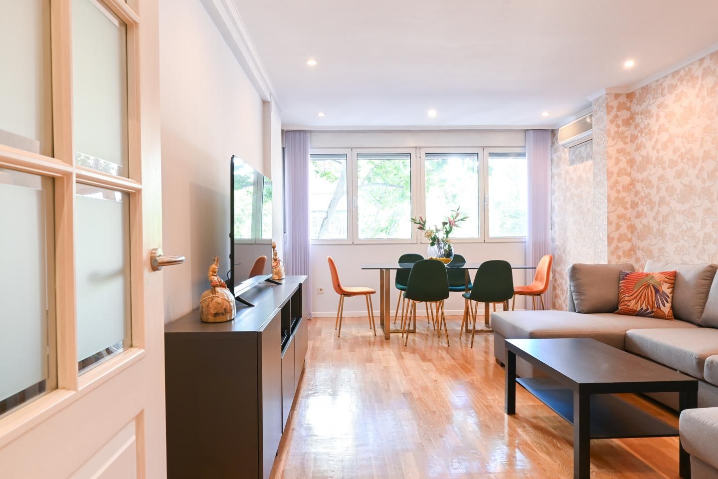 Sala d'estar de Pis de lloguer en  Madrid Capital amb Aire condicionat, Calefacció i Moblat