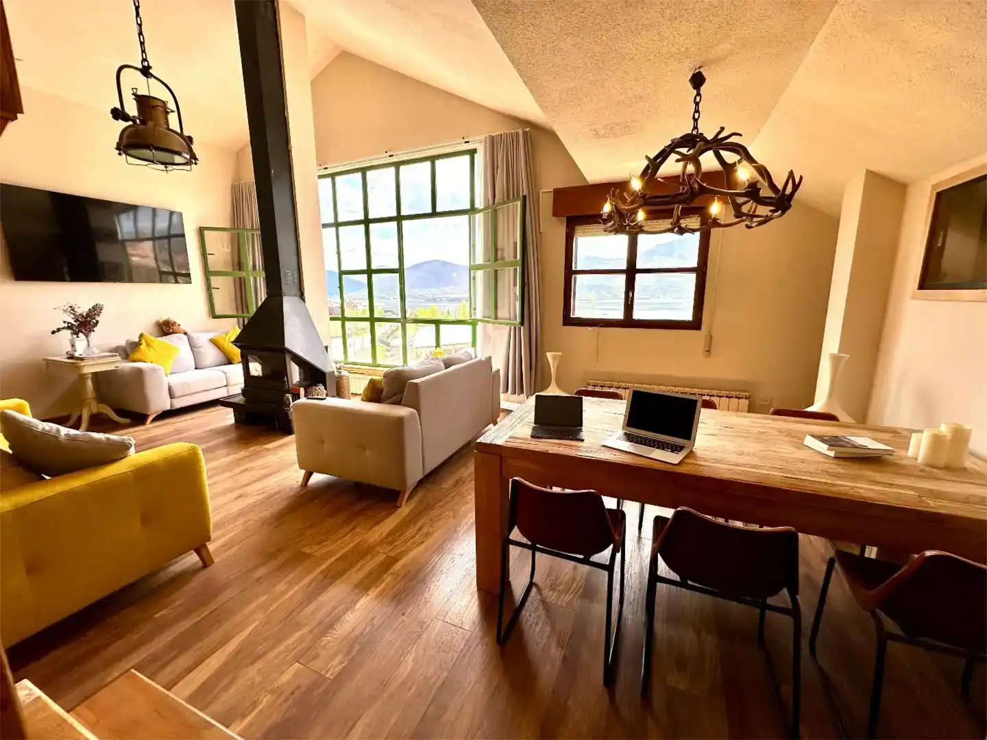 Sala de estar de Piso en venta en Riaño con Trastero y Amueblado