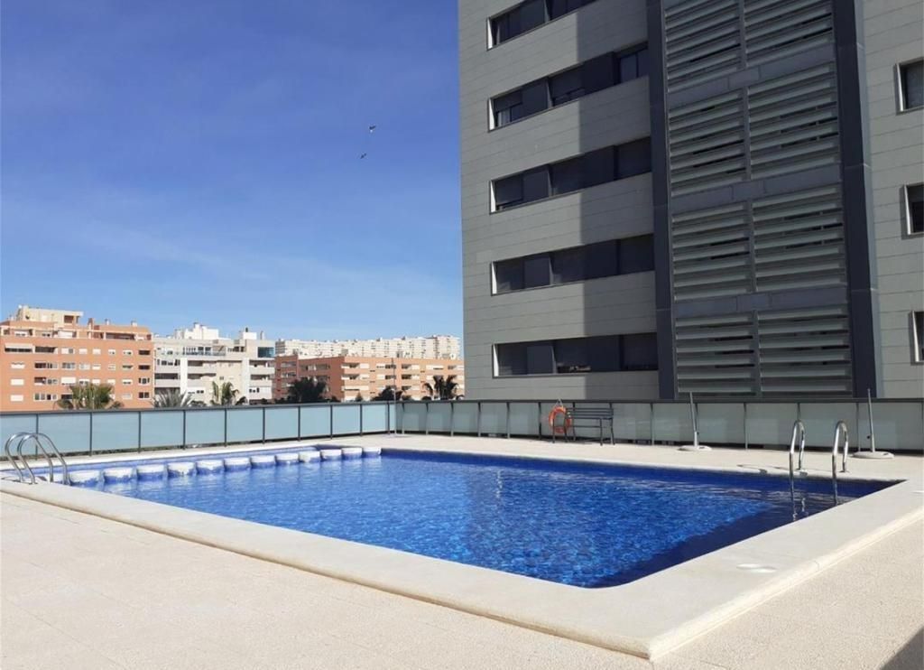 Piscina de Pis de lloguer en Alicante / Alacant amb Aire condicionat, Calefacció i Jardí privat