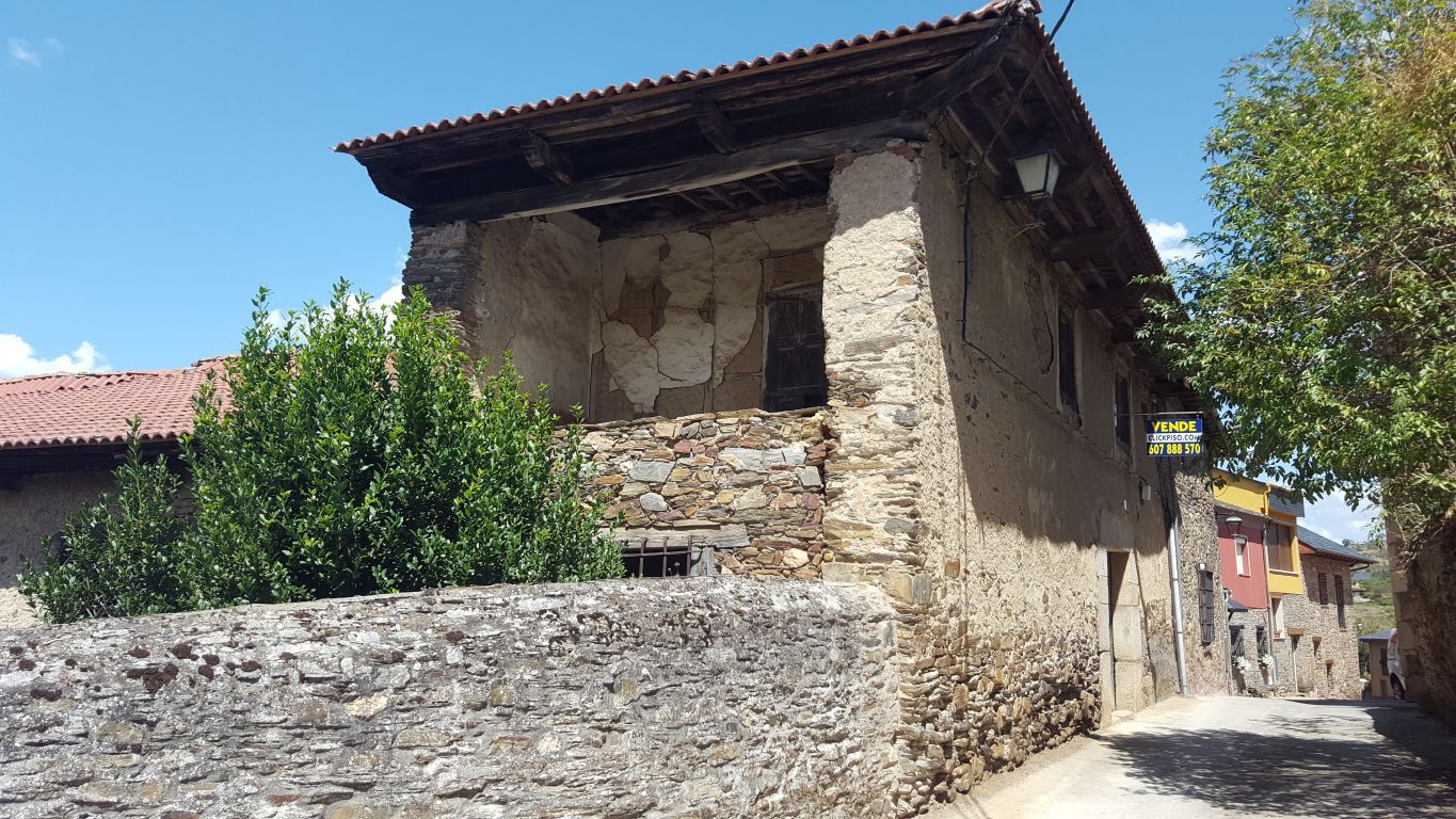 Exterior view of House or chalet for sale in Ponferrada