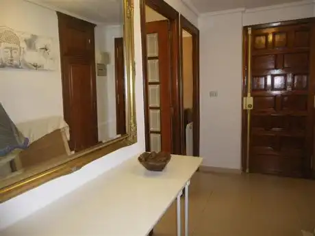 Piso de alquiler en Vigo  con Calefacción, Parquet y Amueblado