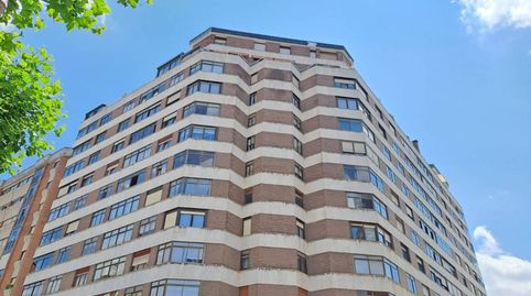 IMPRESIONENTE PISAZO PARA ENTRAR A VIVIR EN EL CENTRO DE 4 DORMITORIOS 3 BAÑOS Y TERRAZA
