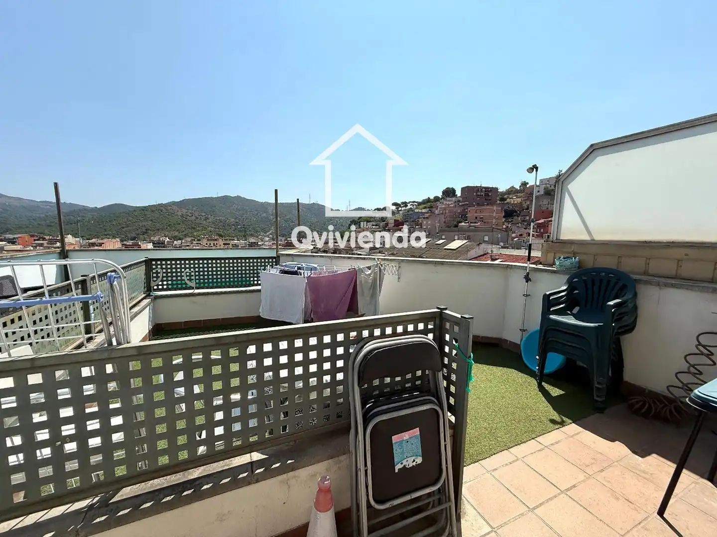 Vista exterior de Pis en venda en Montcada i Reixac amb Terrassa i Balcó