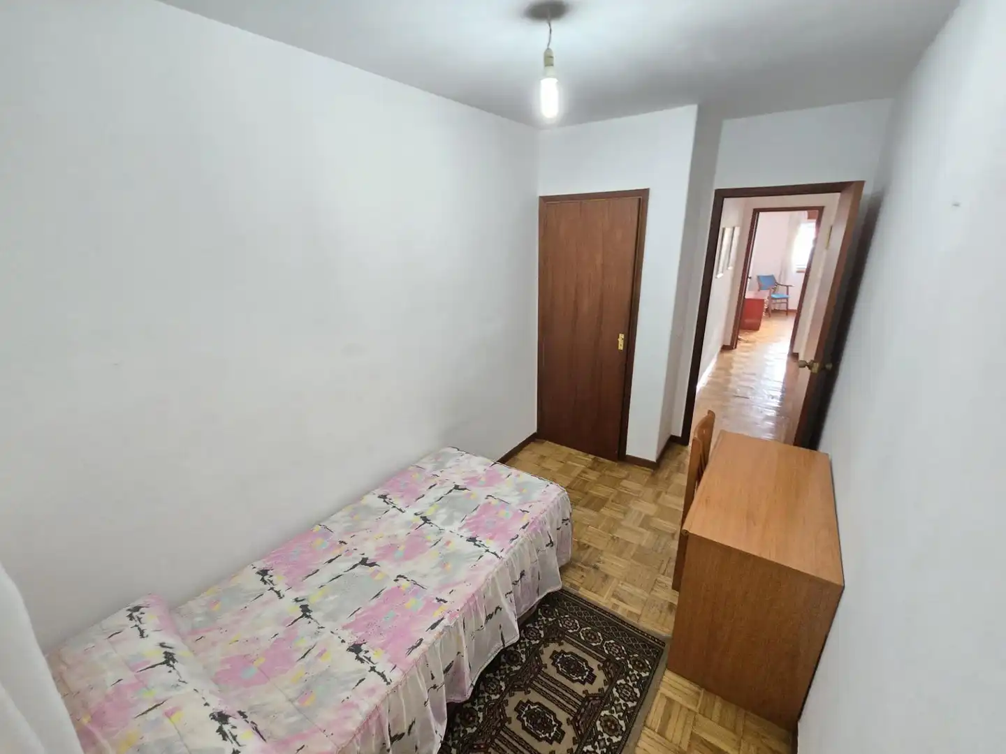 Bedroom of Flat for rent in Vigo   with Parquet flooring, Furnished and Balcony