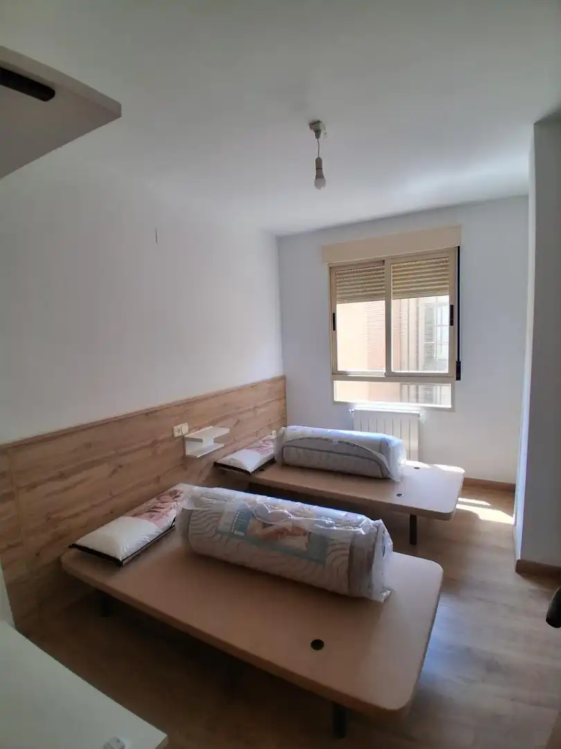 Habitación de Apartamento en venta en Albacete con Aire acondicionado, Calefacción y Amueblado
