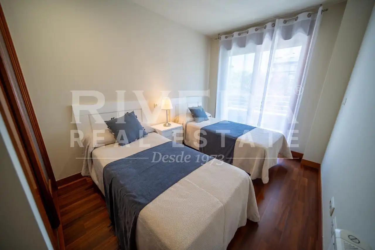 Schlafzimmer von Wohnung zum Verkauf in Sanxenxo mit Heizung, Terrasse und Abstellraum