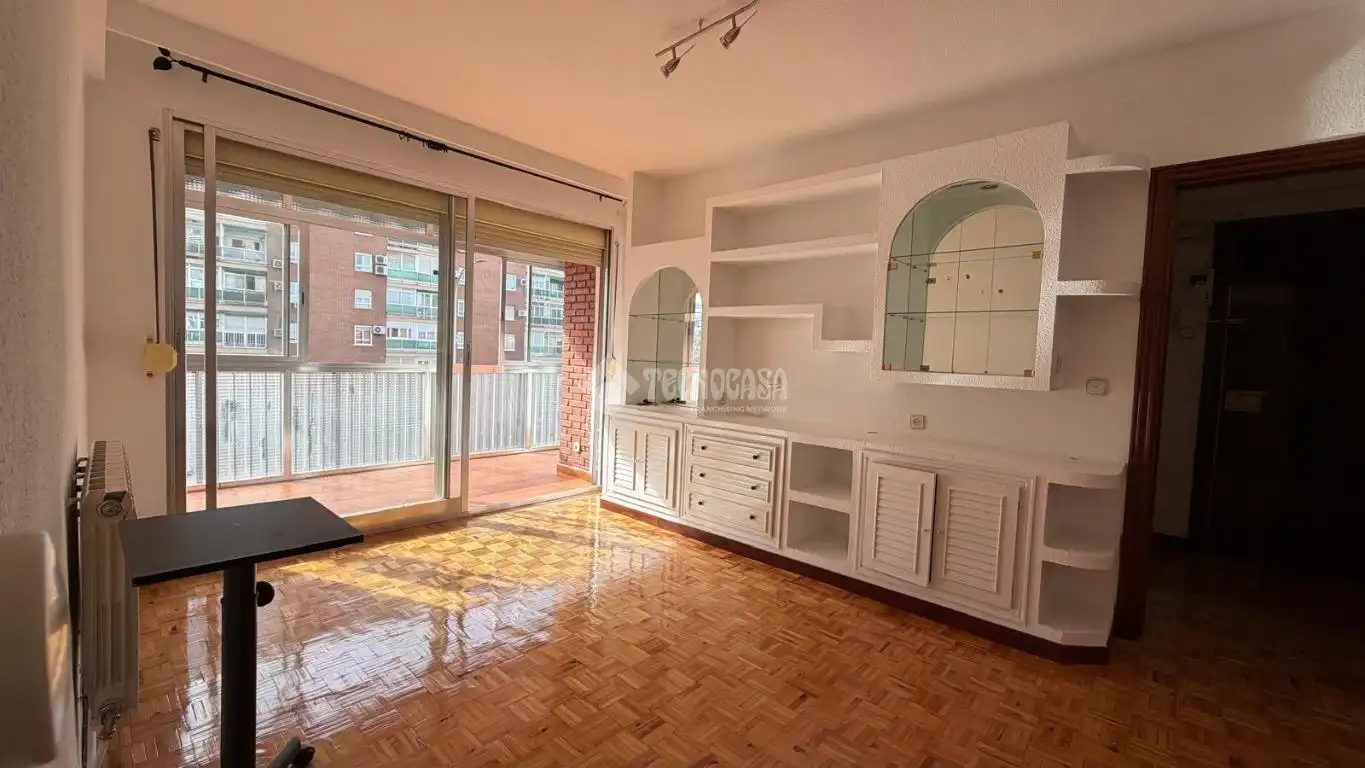 Sala de estar de Piso de alquiler en Fuencarral - El Pardo