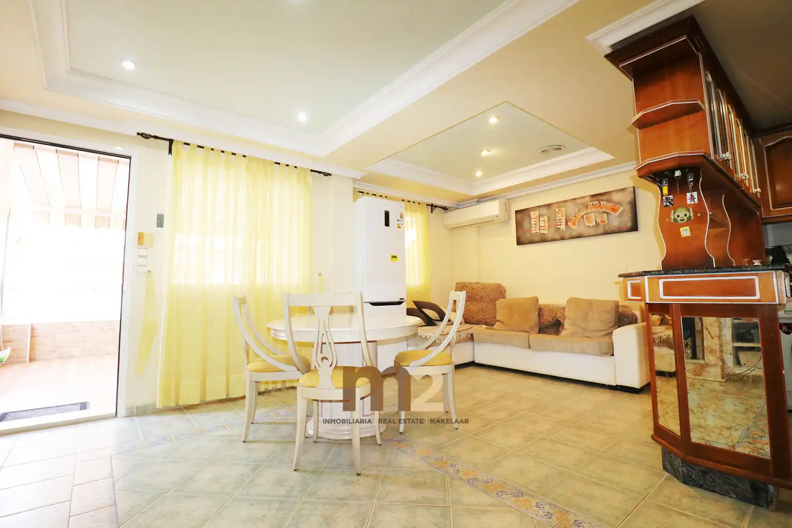 Bungalow con terraza en venta en Carrer Grecia, imagen 2
