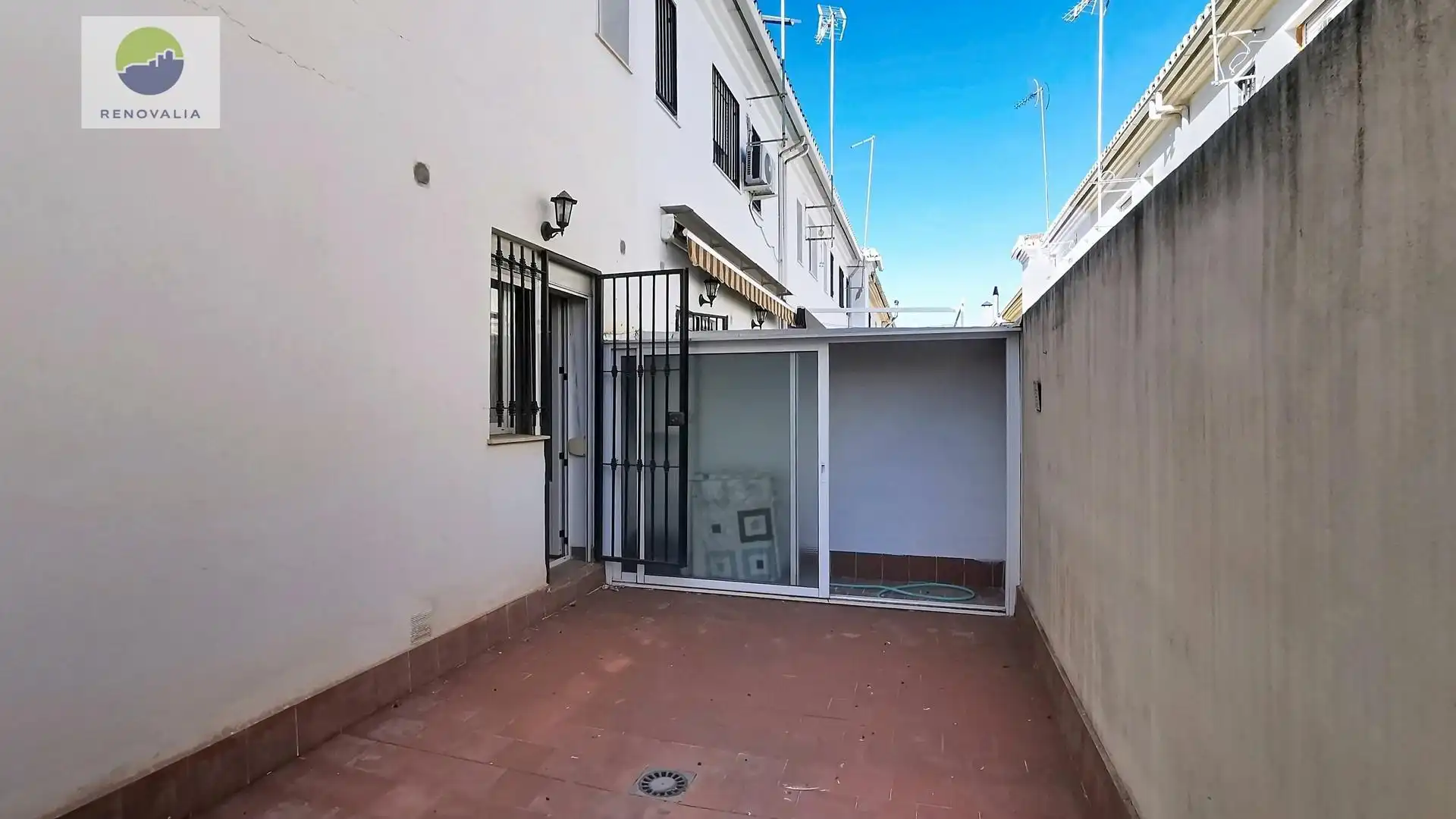 Vista exterior de Casa adosada en venta en Armilla con Calefacción