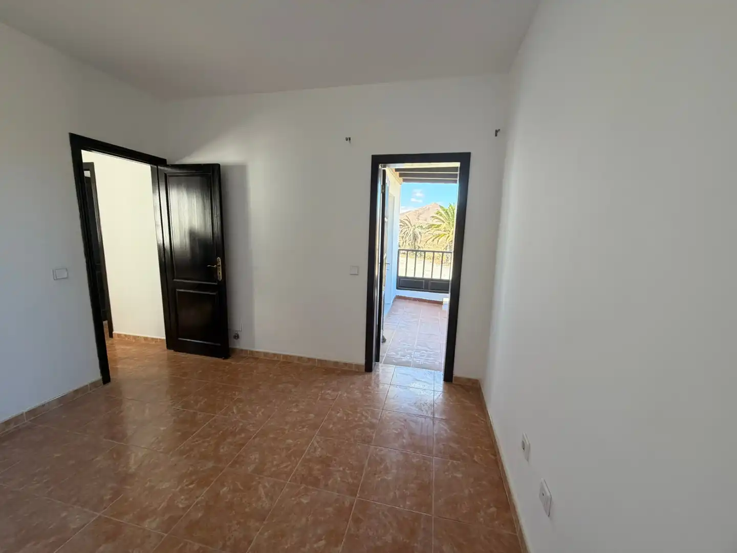 Casa aparellada amb terrassa en venda a Costa Teguise, imagen 24