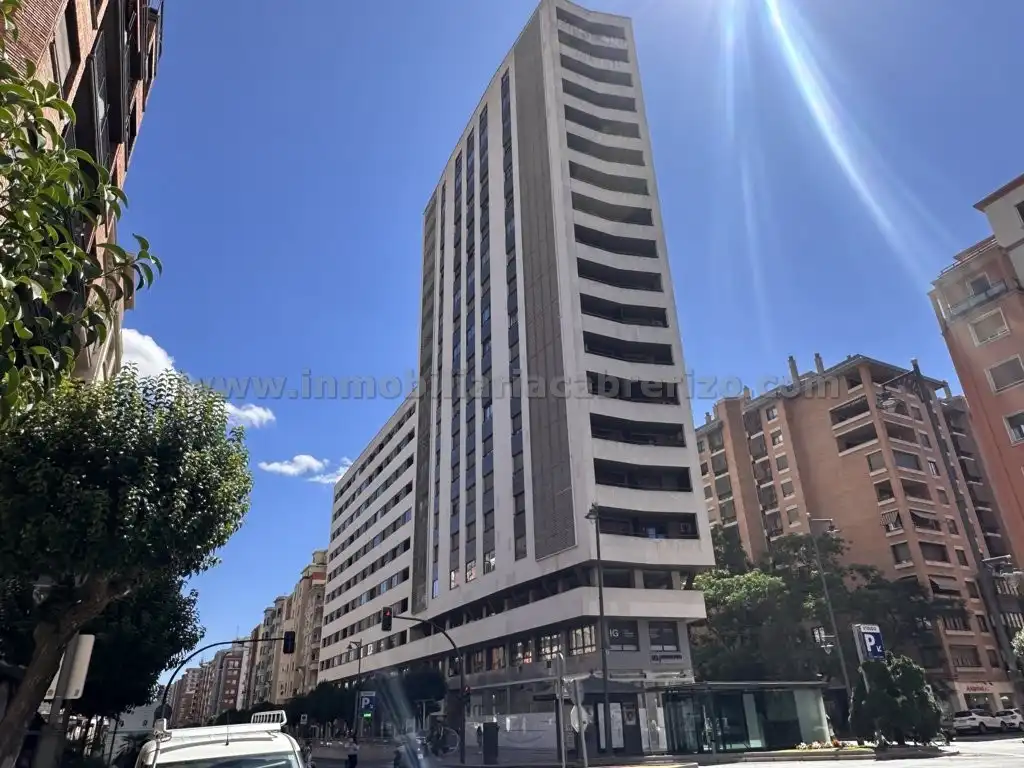 Flat with lift for sale in Calle Villamediana, imagen 2