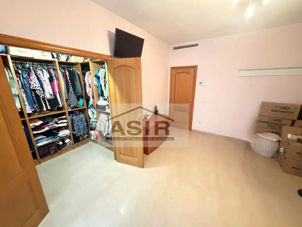 Houses for sale in Alzira  with Air Conditioner and Terrace