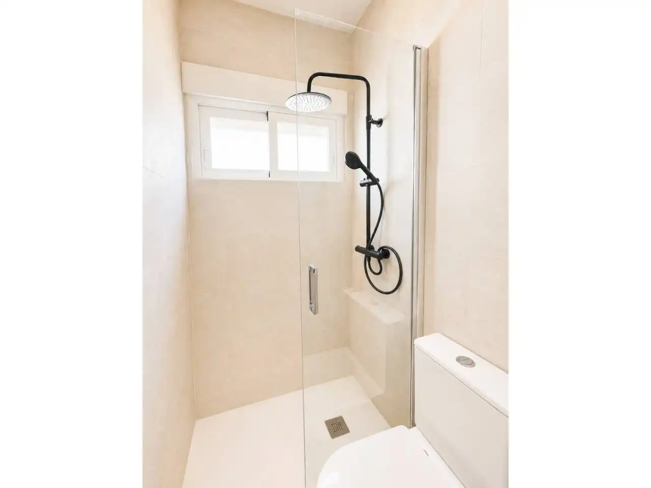 Bathroom of Flat for sale in  Logroño  with Heating and Parquet flooring