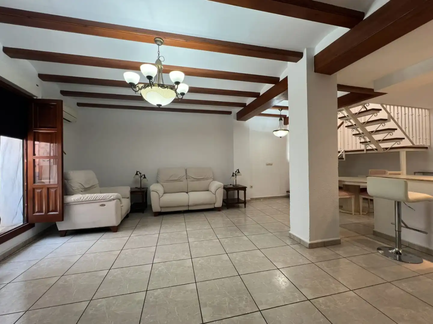 Houses for sale in Oliva  with Air Conditioner and Terrace