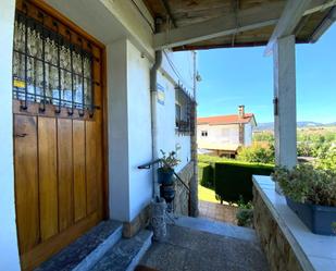 Vista exterior de Casa o xalet en venda en Sondika amb Calefacció, Jardí privat i Terrassa