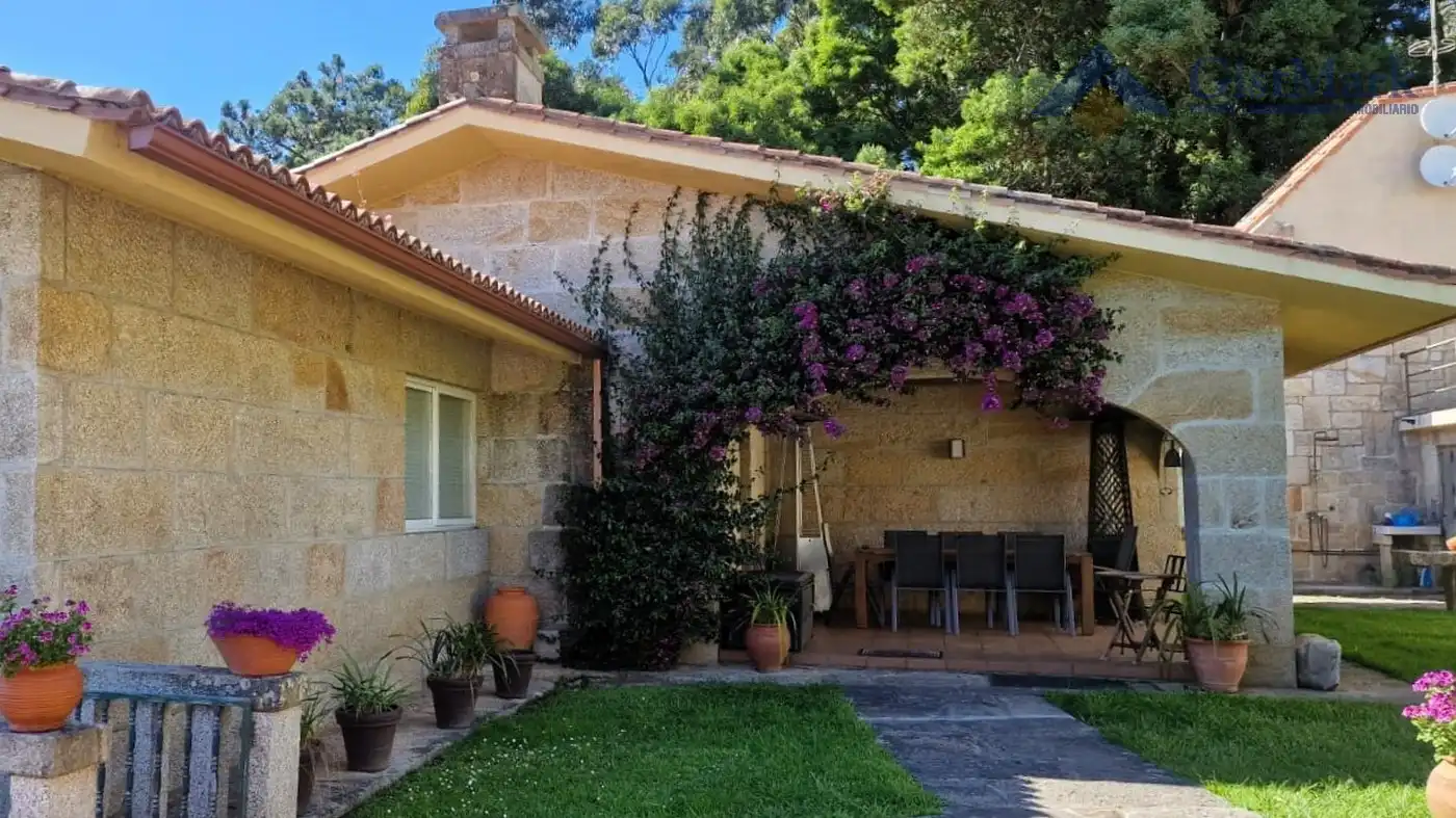 Vista exterior de Casa o chalet en venta en Nigrán con Calefacción, Jardín privado y Terraza