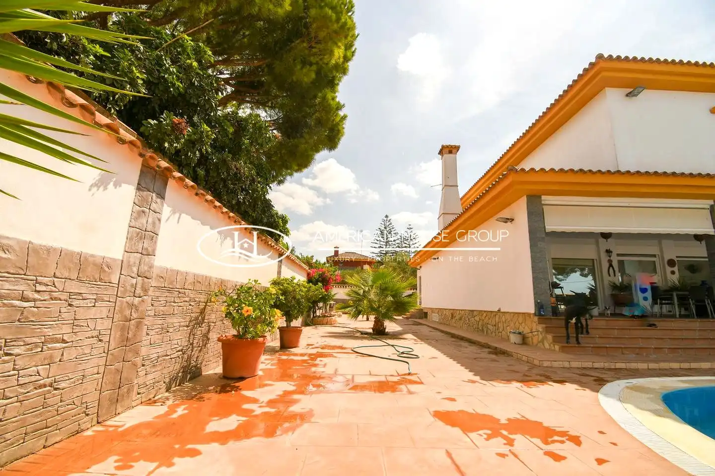 Exterior view of Houses for sale in Chiclana de la Frontera  with Air Conditioner, Heating and Private garden